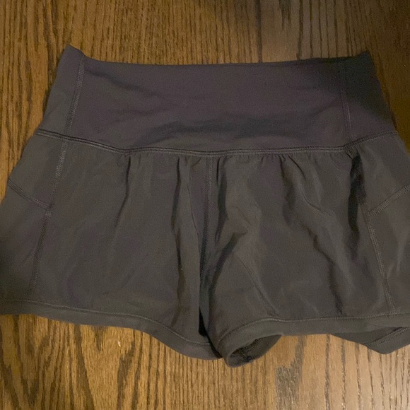 Lululemon graphite short 2.5 inch - Picture 1 of 4